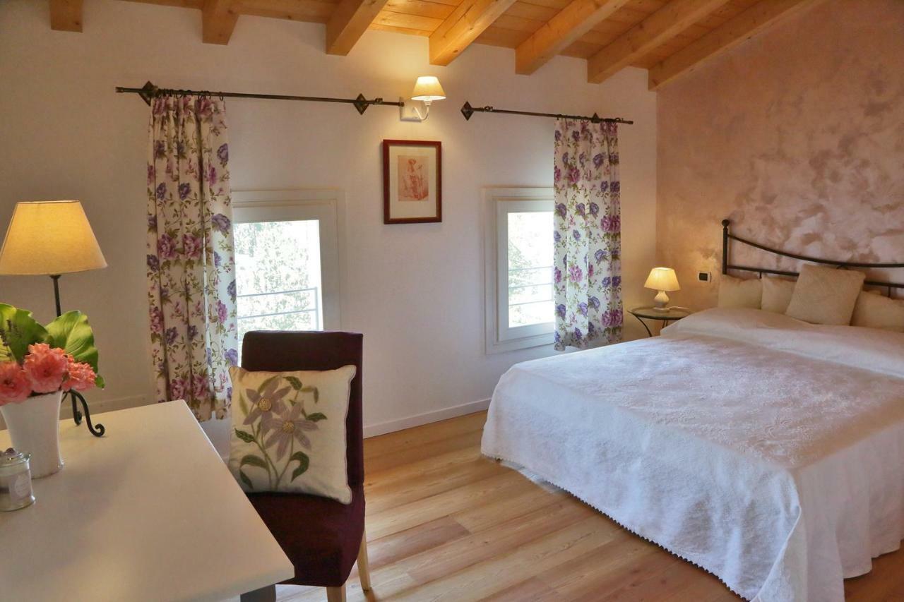 La Fonte Bed & Breakfast Fontanafredda ภายนอก รูปภาพ